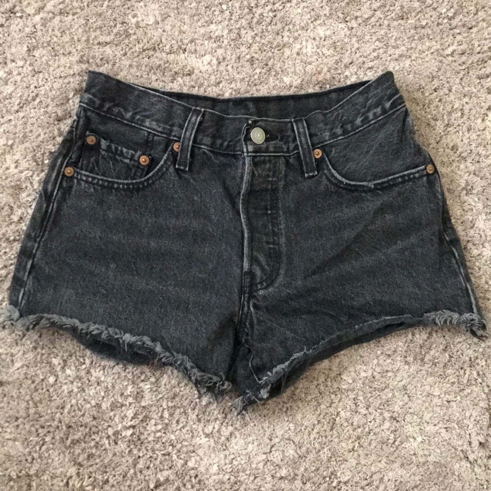 Levi Shorts🖤